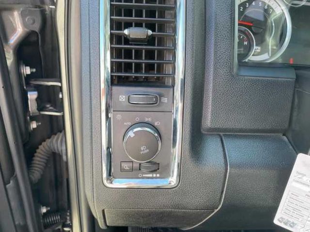 DODGE RAM 1500 5.7 V8 HEMI AT 4X4 2017