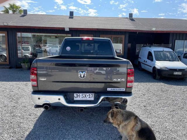 DODGE RAM 1500 5.7 V8 HEMI AT 4X4 2017