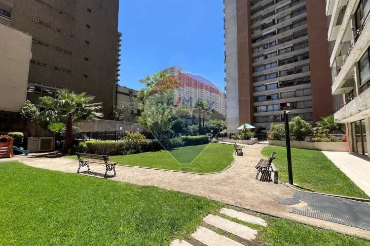 Amoblado 1d+1b+1e+1b. metro s. lucía