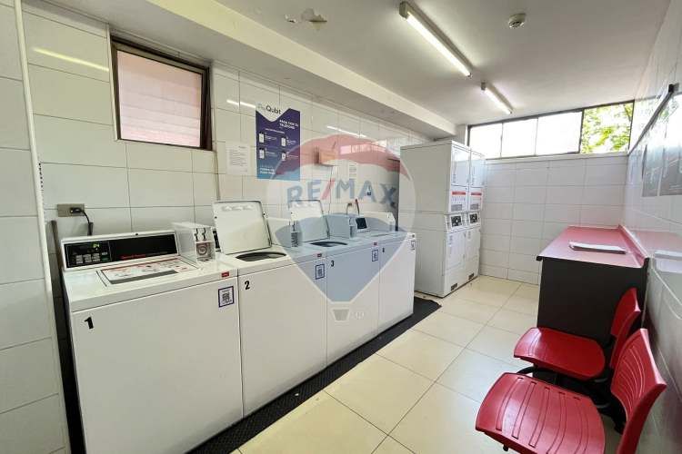 Amoblado 1d+1b+1e+1b. metro s. lucía