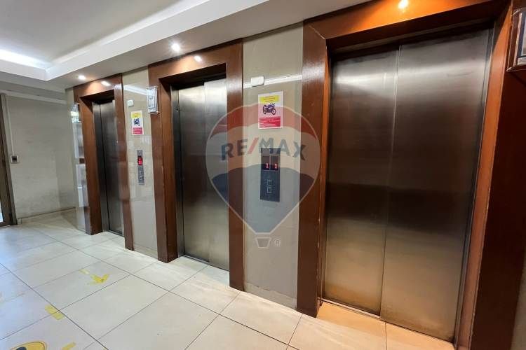 Amoblado 1d+1b+1e+1b. metro s. lucía