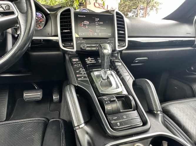 PORSCHE CAYENNE 3.6 V6 PLATINUM EDITION  2017