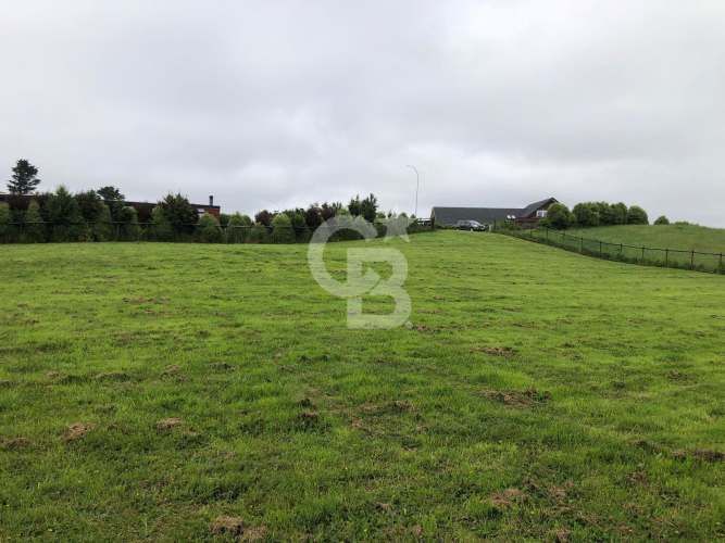 Parcela con vista al lago y volcán en condominio premium