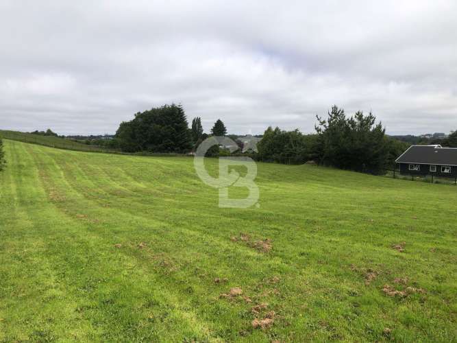 Parcela con vista al lago y volcán en condominio premium