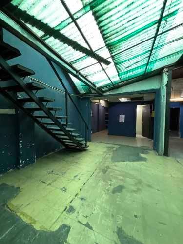 Planta libre de uso comercial/ bodega  250 m² en Arriendo – Barrio Victoria Santiago Sur