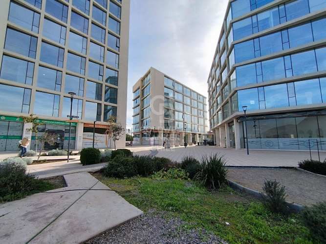 OFICINA CON VISTA DESPEJADA EN PUERTAS DE CHICUREO