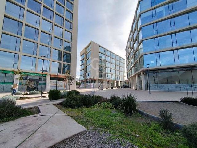 OFICINA CON VISTA DESPEJADA EN PUERTAS DE CHICUREO