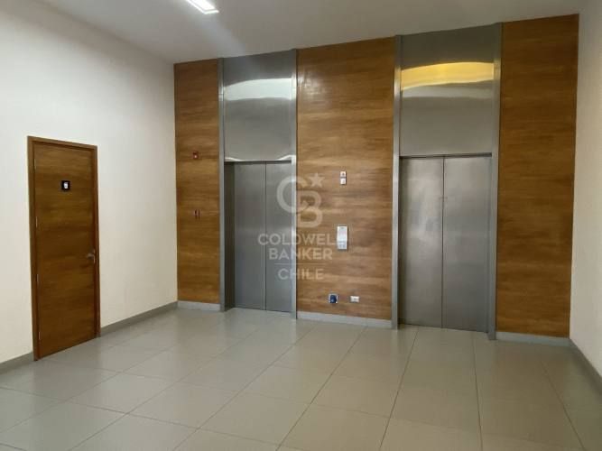 OFICINA CON VISTA DESPEJADA EN PUERTAS DE CHICUREO