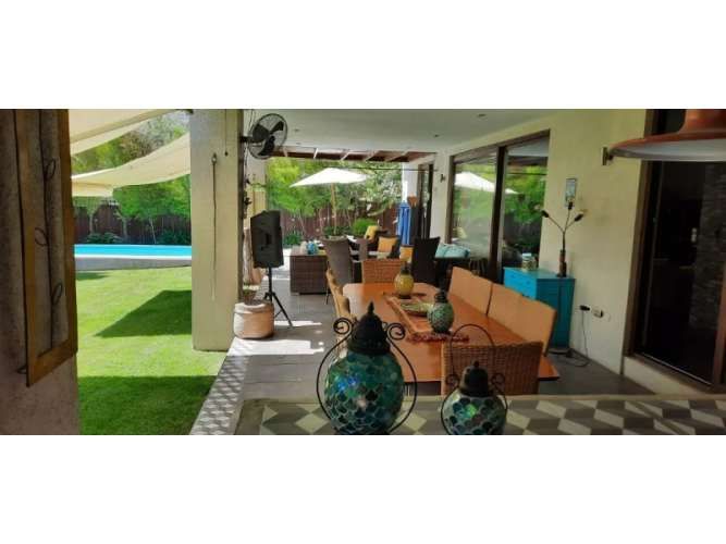 Magnífica Casa Mediterranea No Perimetral En Piedra Roja