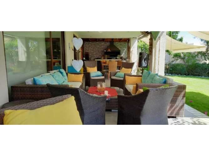 Magnífica Casa Mediterranea No Perimetral En Piedra Roja