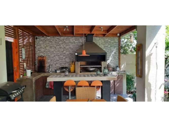 Magnífica Casa Mediterranea No Perimetral En Piedra Roja