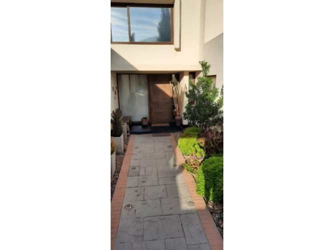 Magnífica Casa Mediterranea No Perimetral En Piedra Roja