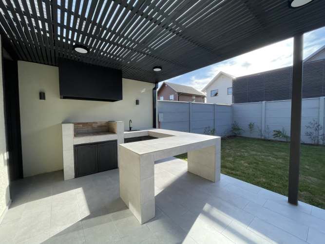 CASA EN PARQUE SAN VALENTÍN