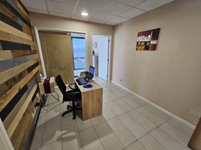 OFICINA EN EDIFICIO PLAZA ORIENTE