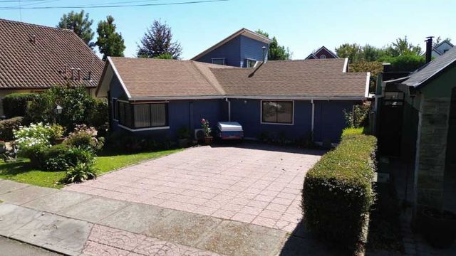 CASA EN JARDÍN ESMERALDA