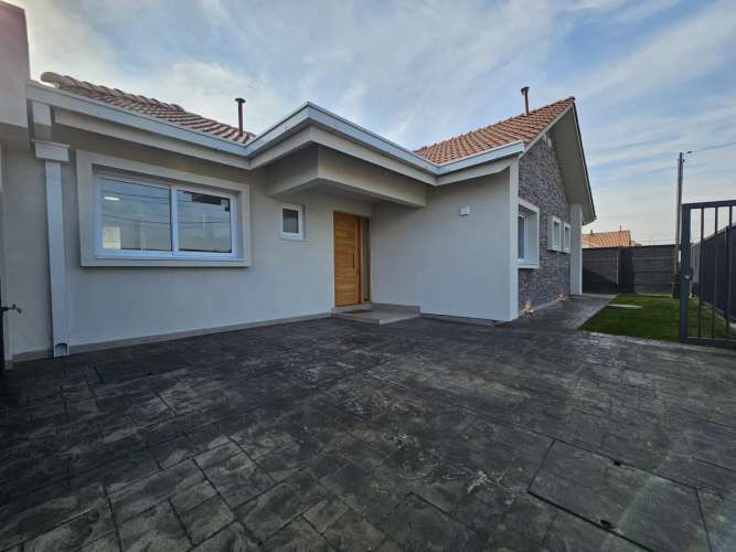 CASA EN PARCELAS SAN VALENTÍN