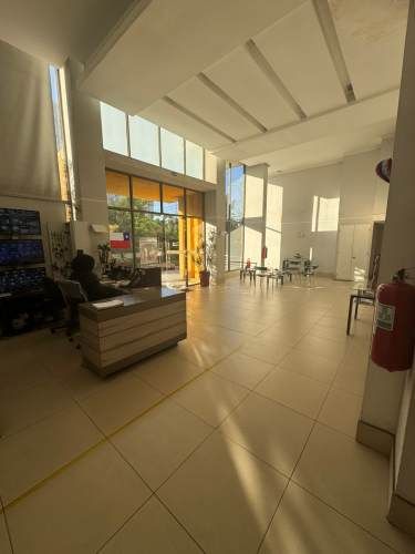 Estupendo departamento cerca de todo metro mall centros de salud en La Florida con estacionamiento y bodega