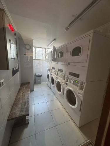 Estupendo departamento cerca de todo metro mall centros de salud en La Florida con estacionamiento y bodega