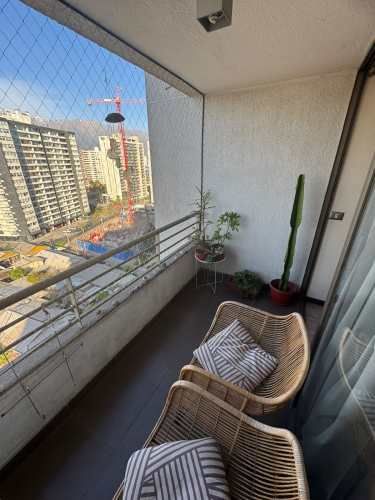 Estupendo departamento cerca de todo metro mall centros de salud en La Florida con estacionamiento y bodega