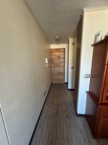 Estupendo departamento cerca de todo metro mall centros de salud en La Florida con estacionamiento y bodega