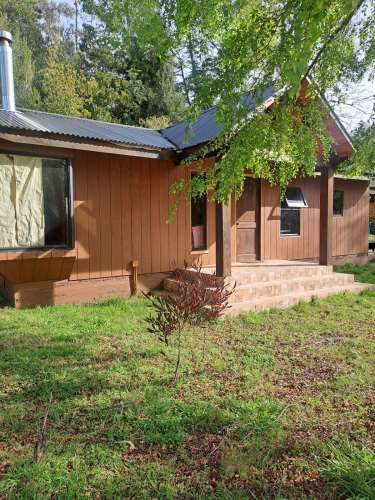 se vende parcelas con 2 casa cerca de pucon