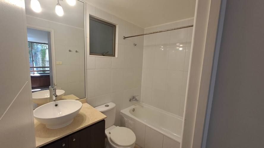 SE ARRIENDA DEPARTAMENTO AÑO CORRIDO EN SANTIAGO CENTRO GASTO COMUN INCLUIDO, 2 DORMITORIOS Y 2 BAÑOS, BODEGA