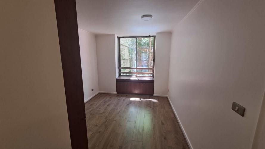 SE ARRIENDA DEPARTAMENTO AÑO CORRIDO EN SANTIAGO CENTRO GASTO COMUN INCLUIDO, 2 DORMITORIOS Y 2 BAÑOS, BODEGA