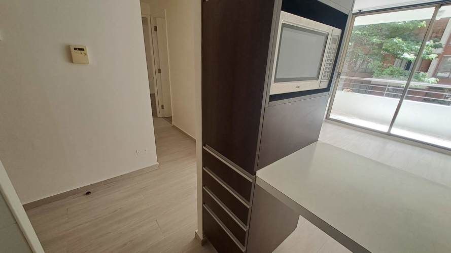 SE ARRIENDA DEPARTAMENTO AÑO CORRIDO EN SANTIAGO CENTRO GASTO COMUN INCLUIDO, 2 DORMITORIOS Y 2 BAÑOS, BODEGA