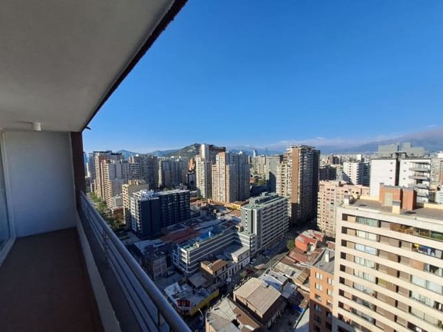 SE ARRIENDA DEPARTAMENTO AÑO CORRIDO EN SANTIAGO CENTRO GASTO COMUN INCLUIDO, 2 DORMITORIOS Y 1 BAÑO