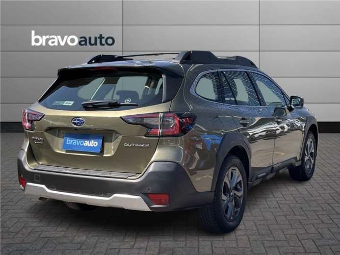SUBARU OUTBACK 2022
