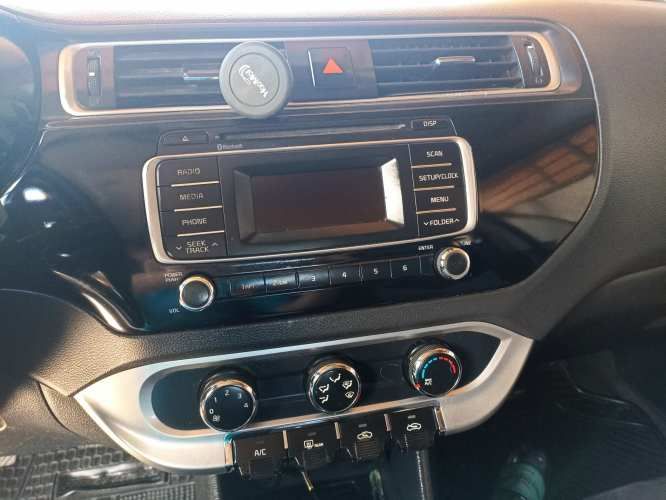 VENDO KIA RIO 5 HATCHBACK