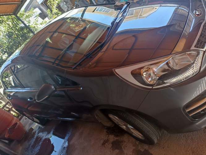 VENDO KIA RIO 5 HATCHBACK