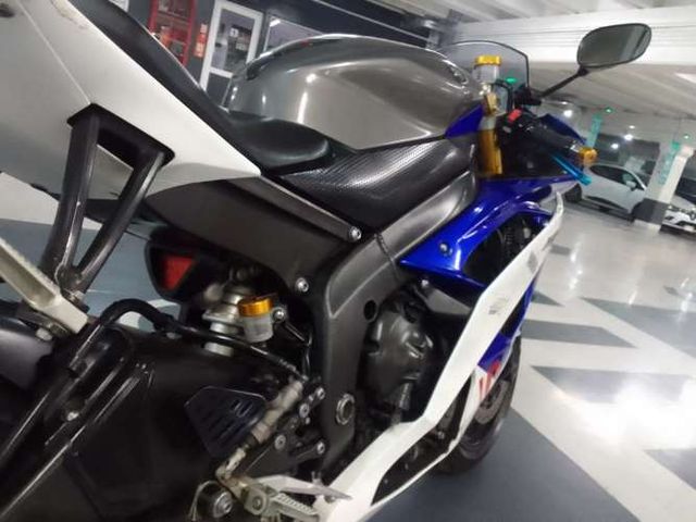 Yamaha R6