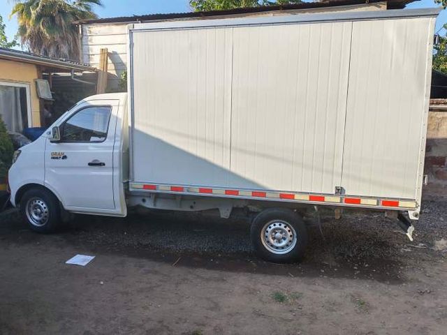 SE VENDE CAMIÓN KYC T3 CARGO BOX – AÑO 2022