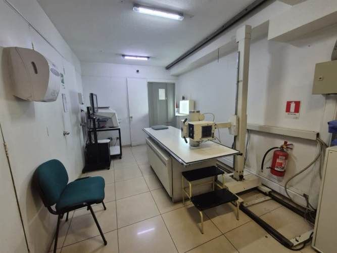 LOCAL COMERCIAL YUNGAY 475. Edificio Medico Escorial