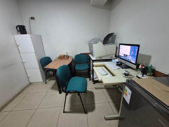 LOCAL COMERCIAL YUNGAY 475. Edificio Medico Escorial