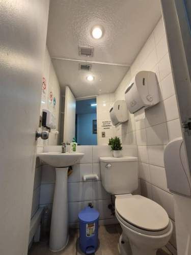 LOCAL COMERCIAL YUNGAY 475. Edificio Medico Escorial