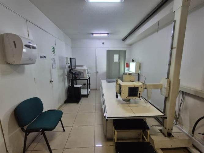 LOCAL COMERCIAL YUNGAY 475. Edificio Medico Escorial