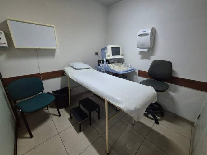 LOCAL COMERCIAL YUNGAY 475. Edificio Medico Escorial