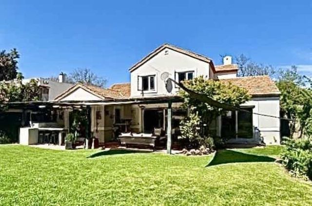 CASA CHICUREO - PIEDRA ROJA