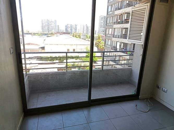 Acogedor departamento seminuevo a pasos  Metro Lo Ovalle