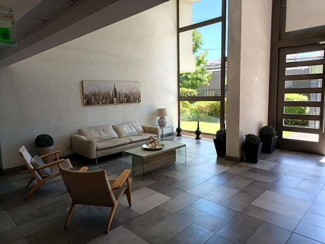 Acogedor departamento seminuevo a pasos  Metro Lo Ovalle