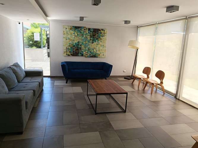 Acogedor departamento seminuevo a pasos  Metro Lo Ovalle