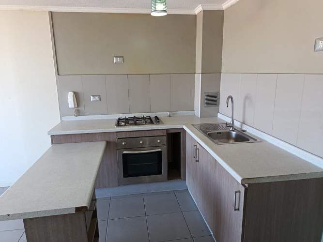 Acogedor departamento seminuevo a pasos  Metro Lo Ovalle