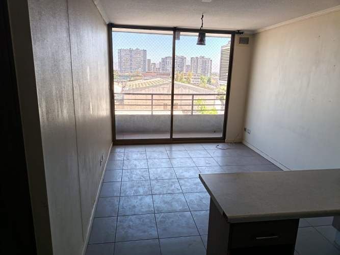 Acogedor departamento seminuevo a pasos  Metro Lo Ovalle