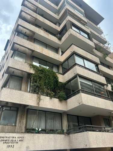 amplio y  comodo departamento en buen sector de Las Condes