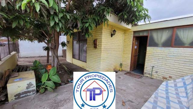 AMPLIA CASA  de 200 m2 / SECTOR PLAYA BRAVA. Iquique.