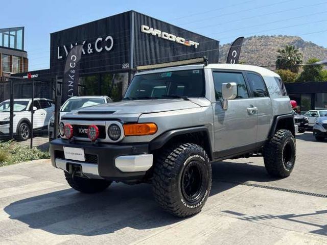 TOYOTA FJ CRUISER 4.0 2010