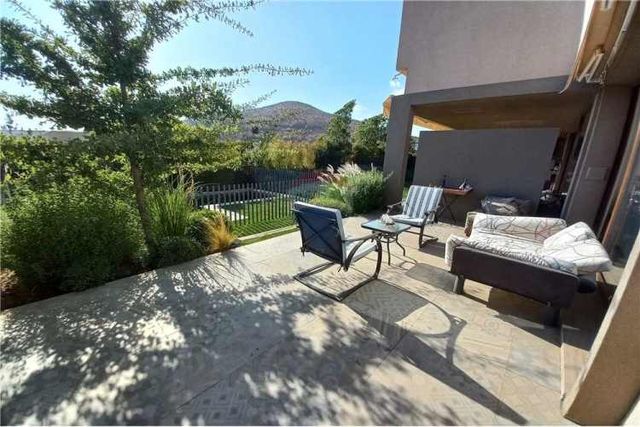 Casa 3 hab, 3 baños + servicio, quincho, piscina