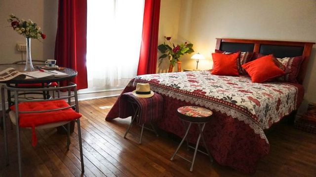 Habitación Amoblada Tipo Estudio a 3 Minutos del Metro Baquedano